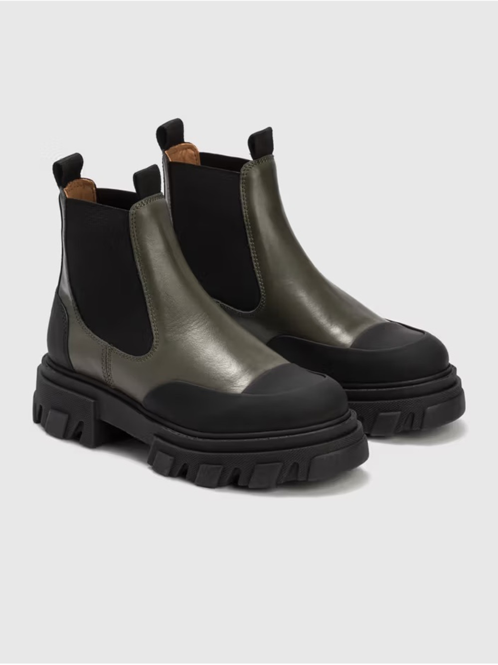 NWOT Ganni Low Chelsea Boot